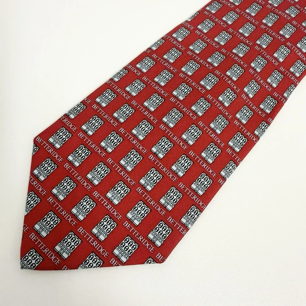 Vineyard Vines Men's Tie Betteridge Red 100% Satin Silk USA 3.5